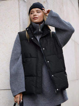 Утепленная жилетка оверсайз