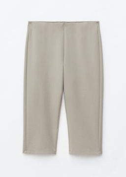 Pantalones capri ajustados