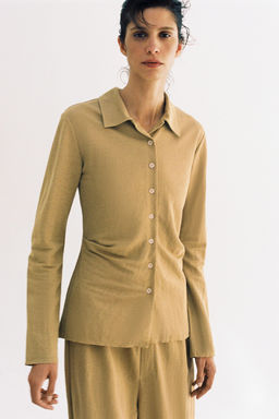CAMISETA PLIEGUES BOTONES / Aceite - Zara фото 2