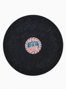 Когтеточка-пластина ковролиновая с пропиткой, кошачья мята в комплекте, 40 см, микс цветов