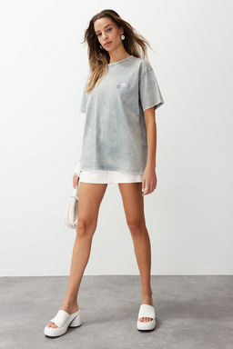 Ac?k Gri Kal?n Pamuklu Slogan Bask?l? Y?kamal? Oversize Kal?p Orme T-Shirt TWOSS24TS00200