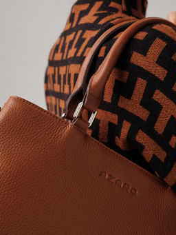 Кожаная сумка Deboro 30640 фундук