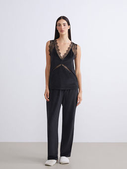 V Yaka Dantel Detayl? Kad?n Pijama Tak?m?