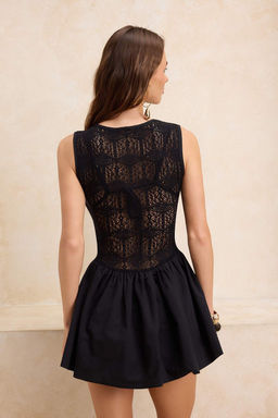 Siyah Orme Dantelli Super Mini Plaj Elbisesi TBESS26EL00011