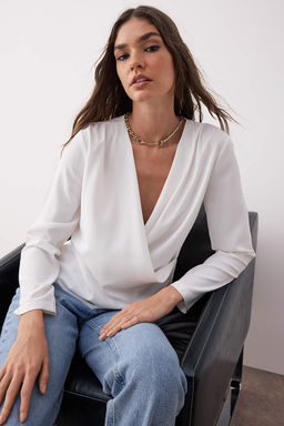 Ekru Kruvaze Saten Dokuma Bluz TWOAW24BZ00423