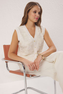 Ekru Dantel Detayl? V Yaka Triko Yelek TWOSS25YE00116