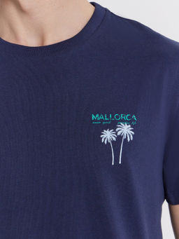 Футболка мужская синяя с принтом Mallorca - Mark formelle фото 4