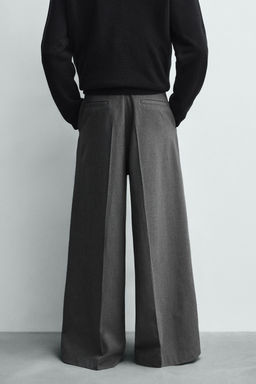 PANTAL?N WIDE FIT PLIEGUES / Gris