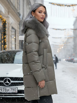 Пальто зимнее утепленное с мехом и капюшоном тренд коричневого цвета 7630K - Visdeer фото 20