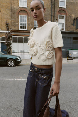 KNITTED TEXTURED FLORAL JUMPER - Zara фото 4