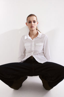 Camisa cargo con cintura entallada