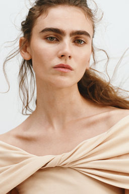Top off-the-shoulder con detalle girado - H&m фото 4