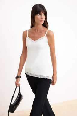 Ekru V Yaka Kolsuz Dantel Detayl? Soft Touch Orme Bluz TWOSS26BZ00661