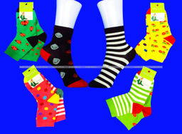 Цена за 10 пар. SYLTAN носки детские, подростковые на девочек "Разноцветные ножки " арт. 3244