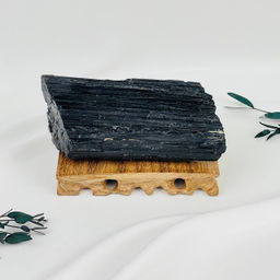 Кристалл необработанного Турмалина (Шерл)