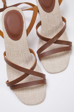 Trendyol Shoes Kahverengi Kanvas Detayl? Bilekten Baglamal? Kad?n Topuklu Sandalet TAKSS25TO00086 - Trendyolmilla фото 6