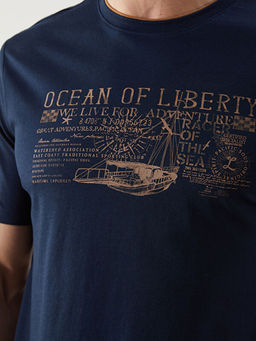 Bisiklet Yaka Bask?l? Penye Biyeli Erkek Ti??rt