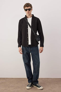 Siyah Regular Fit Dokulu Erkek G_mlek TMNAW26GO00023