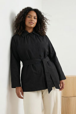 Siyah Oversize Buyuk Beden Kusakl? K?sa Trenckot TWOSS26BM00001 - Trendyolmilla фото 7