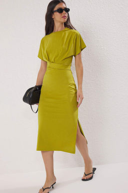 Yag Yesili %100 Pamuk Bele Oturan Y?rtmac ve Baglama Detayl? Midi Orme Kalem Elbise TWOSS21EL0404