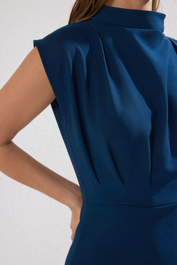 TRENDYOLMILLA Bordo Vucuda Oturan Dik Yaka Midi Kalem Etek Dokuma Elbise TWOAW20EL0311  фото 3