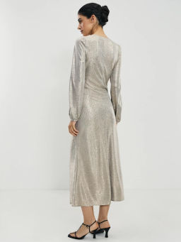 Платье из блестящей ткани с разрезом / Zarina