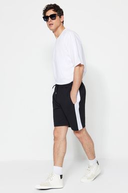 TRENDYOL MAN Siyah Regular/Normal Kesim Orta Boy Lastik Belli Bagc?kl? Renk Panelli Sort TMNSS20SR0105