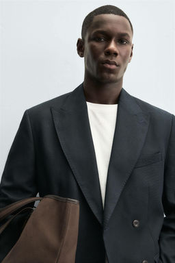 DOUBLE-BREASTED BLAZER