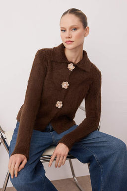 Koyu Kahverengi Gul Dugme Detayl? Buklet Iplikli Genis Kal?p Triko H?rka TWOAW26HI00109