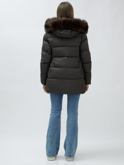 с МЕХОМ ПЕСЕЦ ПРЕМИУМ класса Полупальто зимние темно-коричневого цвета - Mtforce фото 13