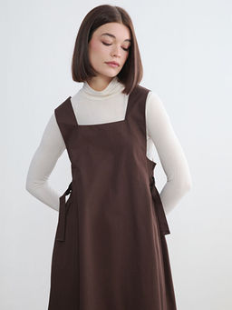 Kare Yaka Jile Elbise