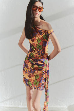 Limited Edition Cok Renkli Cicekli Asimetrik Bodycone/Vucuda Oturan Mini Orme Elbise TWOSS25EL00464