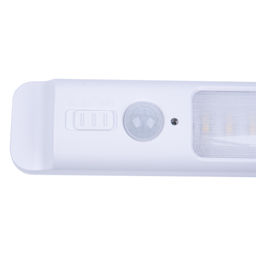 ULM-F47-0,9W/4500K/3AA SENSOR IP20 WHITE Светильник светодиодный для мебели с датчиком движения. Питание 3АА (не в/к). 200*42*36,5мм. 150Lm. ТМ Uniel
