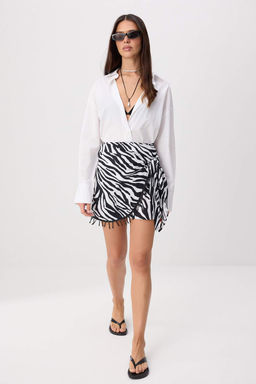 Siyah Beyaz Zebra Desenli Boncuk Detayl_ Mini Kruvaze Etek TWOSS26ET00215
