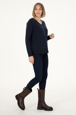 Женский базовый свитер темно-синего цвета с v-образным вырезом Неожиданная скидка в корзине - U.s. polo assn фото 4