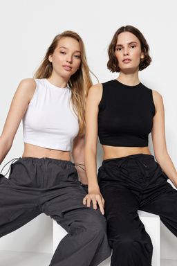 Siyah-Beyaz 2li Paket Kolsuz Crop Pamuklu Esnek Orme Atlet TWOSS23AL00010