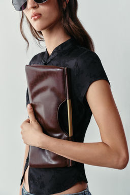 BOLSO ASA MET?LICA / Rojo Burdeos