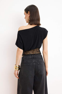 Siyah Duz Kay?k Yaka Kolsuz Orme Sandy Bluz TPRSS26BZ00061 - Trendyolmilla фото 4