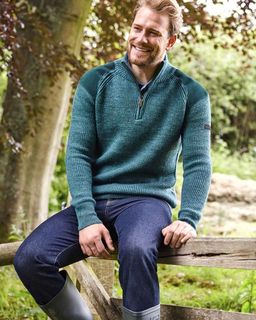 Мужской свитер с заплатками из натуральной овечьей шерсти