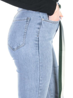 A956 LT. BLUE Джинсы-Мом женские YIYUNFENGCAI - Fashion фото 5