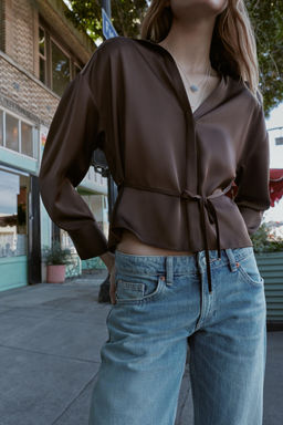 BLUSA SATINADA CINTUR?N / Marr?n - Zara фото 2