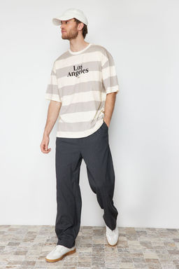 TRENDYOL MAN Buyuk Beden Gri Oversize Cizgili Sehir Bask?l? %100 Pamuklu T-Shirt TMNSS25BF00010 - Trendyolmilla фото 6