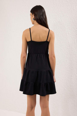 Trendyolmilla Siyah Ask?l? Kruvaze Kapamal? Skater/Belden Ac?lan Godeli Orme Elbise TWOSS25EL00831  фото 4