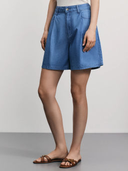 Джинсовые шорты А-силуэта со складками / Zarina  фото 4