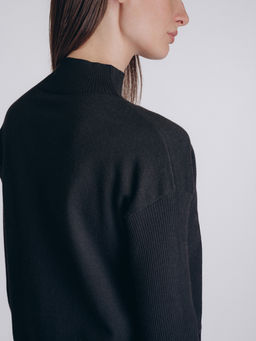 Женская кофта чёрного цвета (арт. 5222TCC) - Indefini фото 5