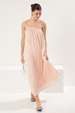 Pudra Genis Kesim Omuzlar? Baglamal? Maxi Dokuma Elbise TWOSS25EL00021 - Trendyolmilla фото 2