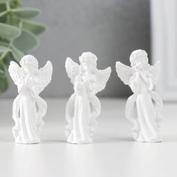 Фигурка полистоун «Девушка-ангел смотрит в ладони», 1.5×2.6×5 см, МИКС