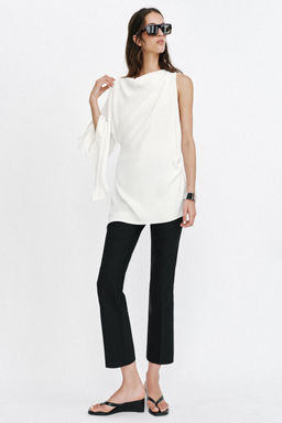 BLUSA T?NICA ASIM?TRICA PERLAS / Blanco roto
