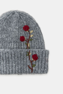 EMBROIDERED FLORAL KNIT BEANIE