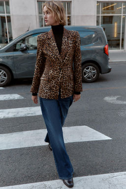 FITTED ANIMAL PRINT BLAZER - Zara фото 3